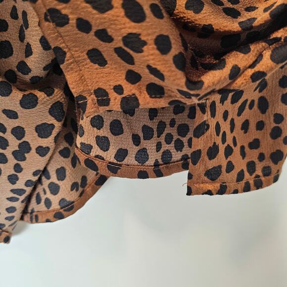 Old Navy Spotted Brown Leopard Satin V-neck Sleeveless Tank Top Brown Size XL - Picture 7 of 8